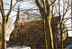 Bells obviously were not a high priority of the London & North Western Railway Co. A substantial church though.